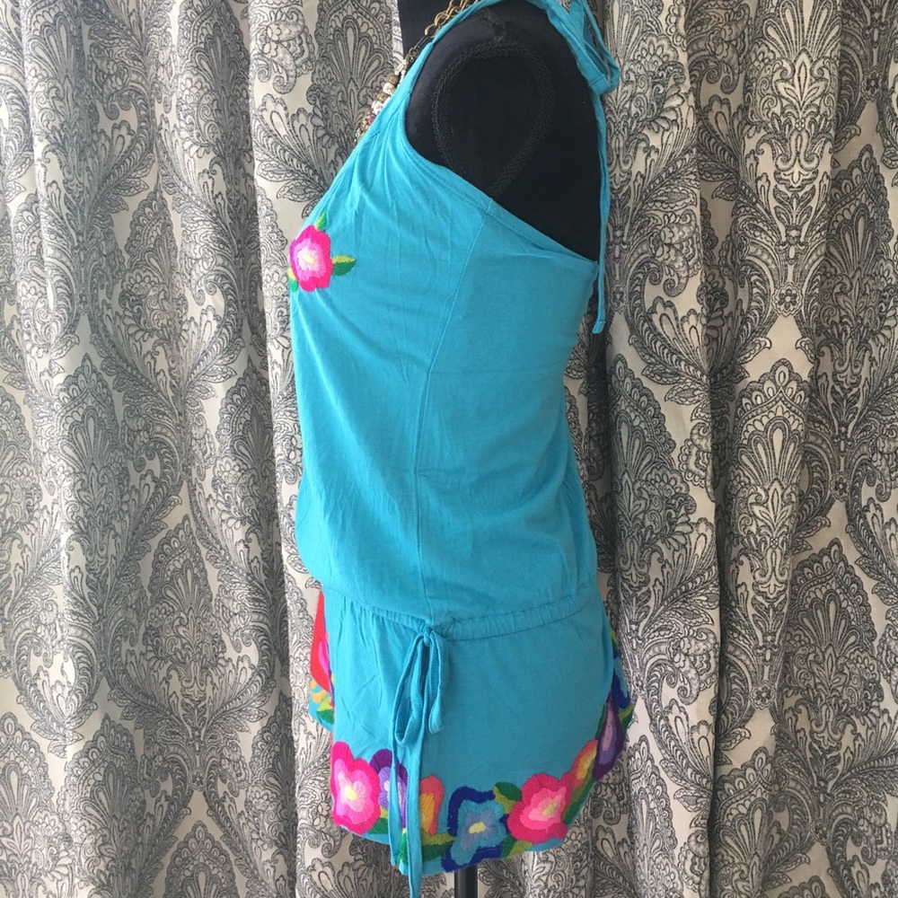 Embroidered blue halter tank - Picture 4 of 8